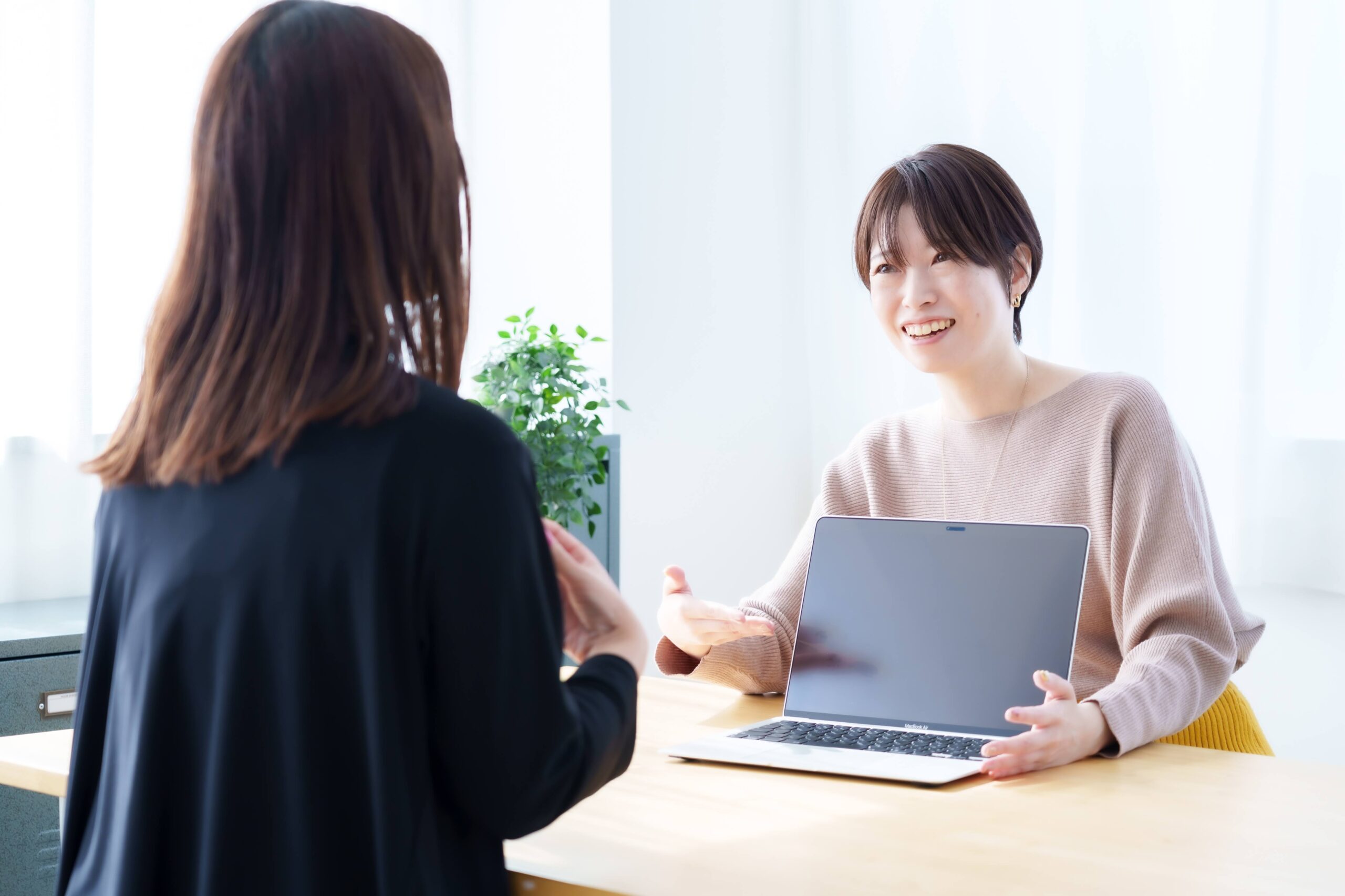 お客様に向けて話す